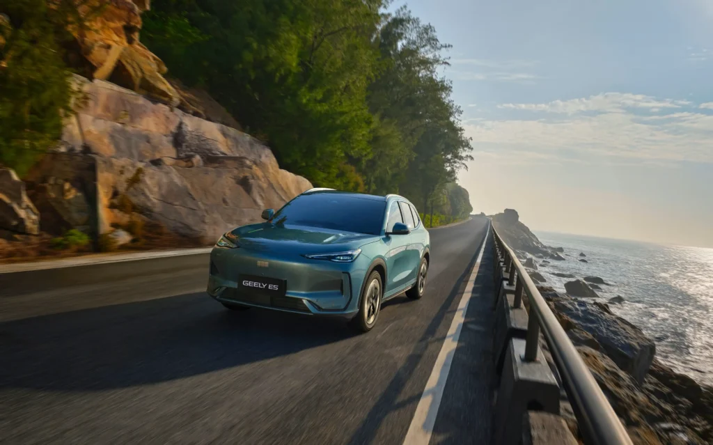 GEELY M AUTOMOCIÓN - E5 - NUEVA FORMA DE MOVILIDAD