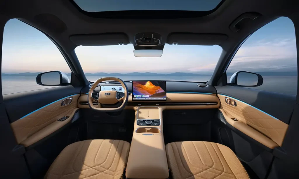 GEELY M AUTOMOCIÓN - STARRAY EM-i - DISEÑO INTERIOR DIGITAL CON EXPERIENCIA CONECTADA