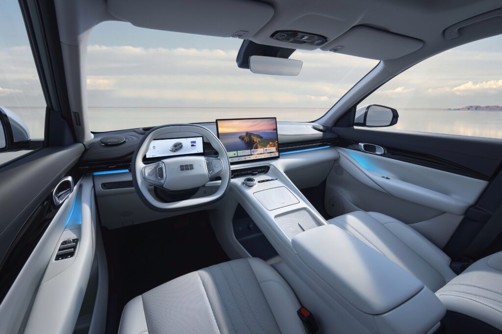 GEELY M AUTOMOCIÓN - E5 - TECNOLOGÍA A TU ALCANCE