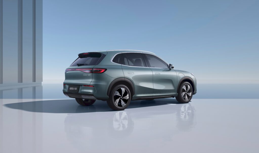 GEELY M AUTOMOCIÓN - E5 - SILUETA SOFISTICADA