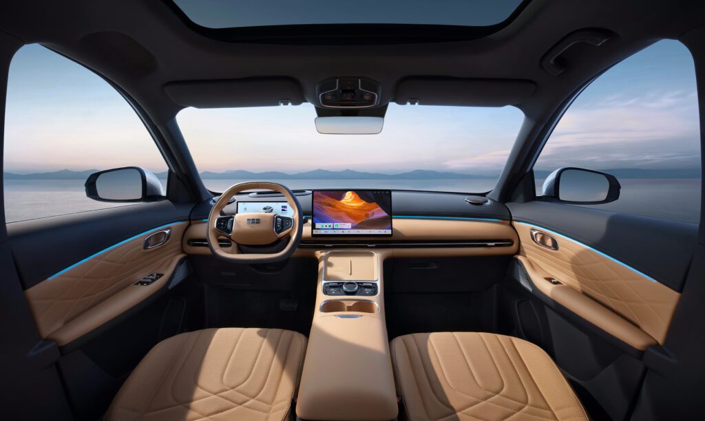 GEELY M AUTOMOCIÓN - EM-i - EXPERIENCIA DIGITAL INMERSIVA