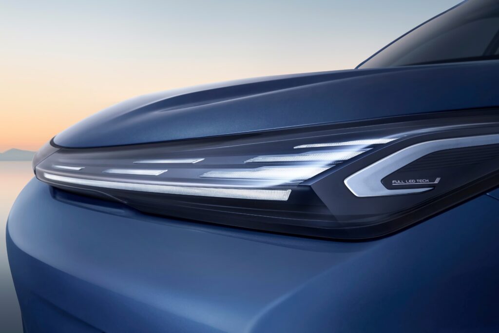 GEELY M AUTOMOCIÓN - EM-i - ILUMINACIÓN LED INTELIGENTE
