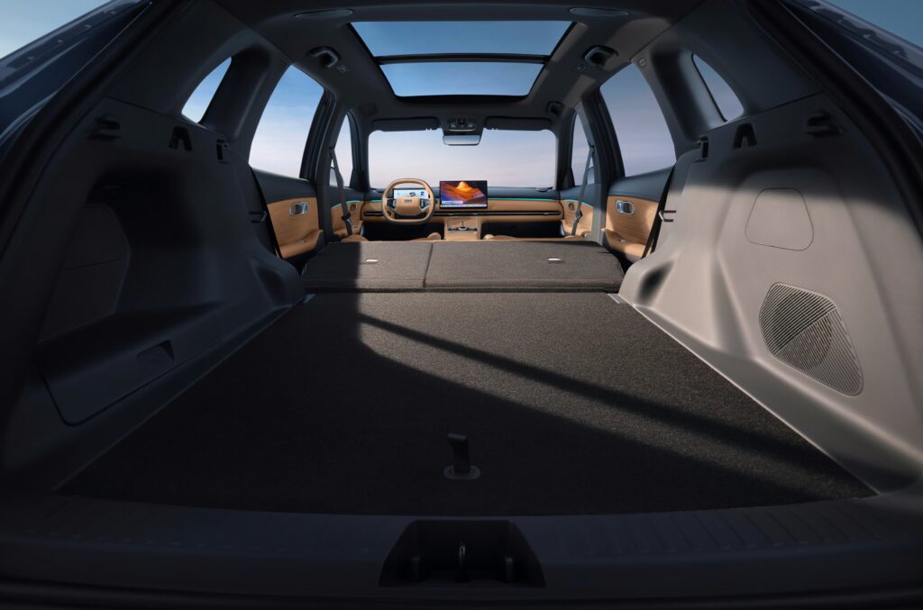 GEELY M AUTOMOCIÓN - EM-i - MALETERO AMPLIO Y VERSÁTIL