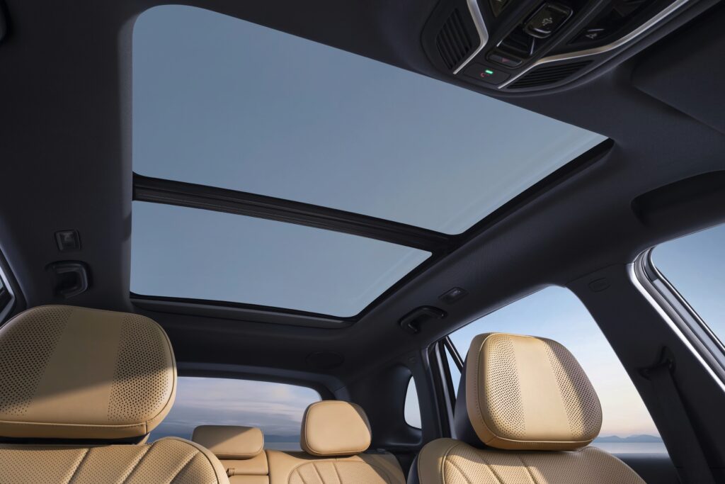 GEELY M AUTOMOCIÓN - EM-i - VISTA PANORÁMICA DEL CIELO